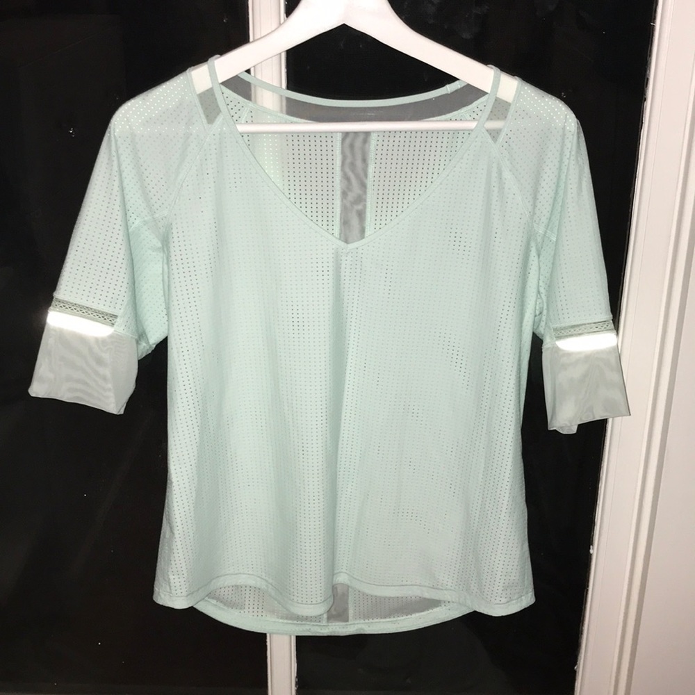 Lululemon top